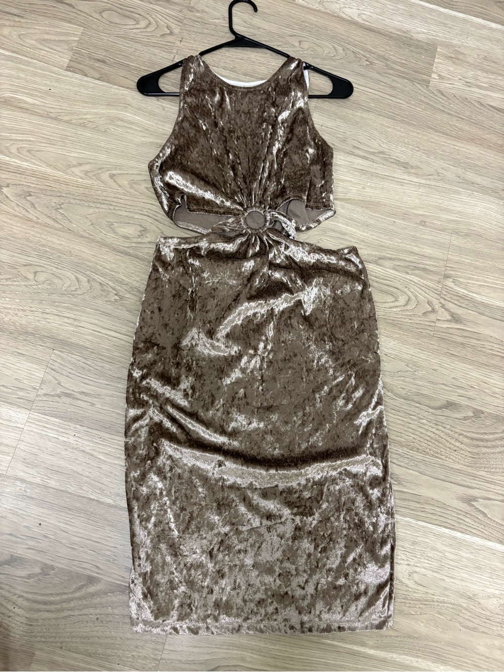 Crushed Velvet Mini Skirt with Ring Cutout in Taupe